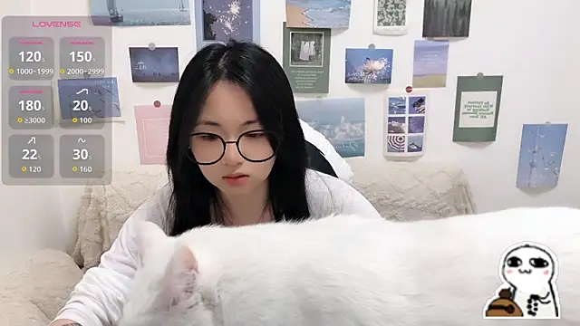 Snapshot of LiLiYbaby chatting on March 2026 06:39:02 AM LiLiYbaby online show from March 2026 06:39:02 AM