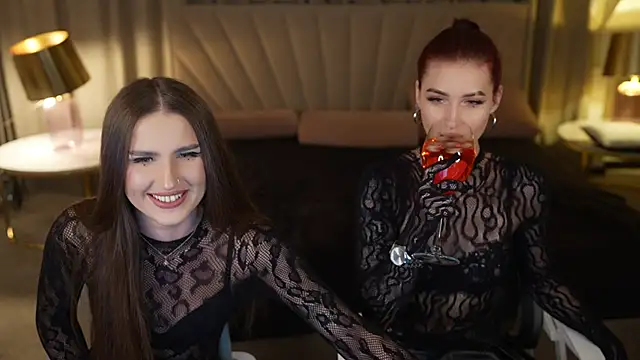 Magnetic Mia  online show from December 2025 01:14:02 AM