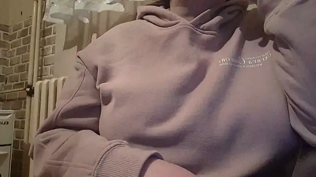 AalinnaK online show from February 2025 11:11:02 PM