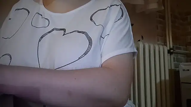 AalinnaK online show from December 2025 06:35:02 PM