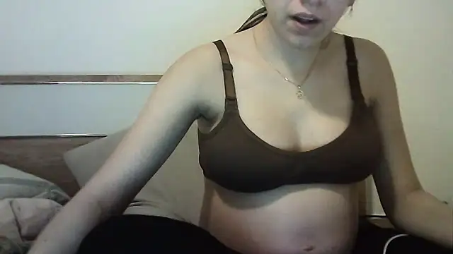 Ahotkittyxxx online show from November 2025 06:15:01 PM