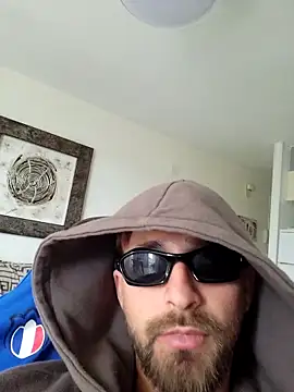 Snapshot of omarito100 chatting on April 2026 07:46:01 AM omarito100 online show from April 2026 07:46:01 AM