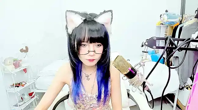 Snapshot of RassieRaph chatting on December 2024 07:11:01 PM RassieRaph online show from December 2024 07:11:01 PM