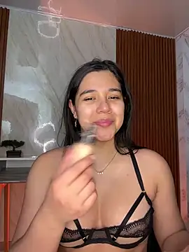 Snapshot of floriamANDjazmin chatting on April 2026 07:09:01 PM floriamANDjazmin online show from April 2026 07:09:01 PM