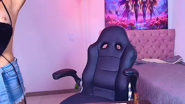 Snapshot of AuroraDiaz chatting on February 2025 10:04:02 AM AuroraDiaz online show from February 2025 10:04:02 AM