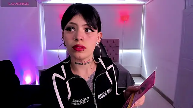 Snapshot of AuroraDiaz chatting on September 2025 07:36:01 PM AuroraDiaz online show from September 2025 07:36:01 PM