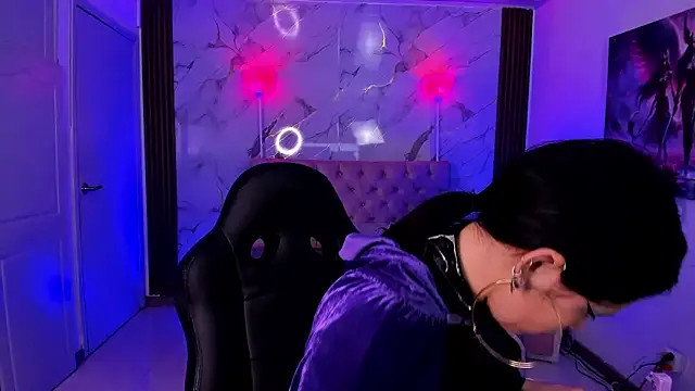 Snapshot of AuroraDiaz chatting on November 2025 08:07:02 PM AuroraDiaz online show from November 2025 08:07:02 PM