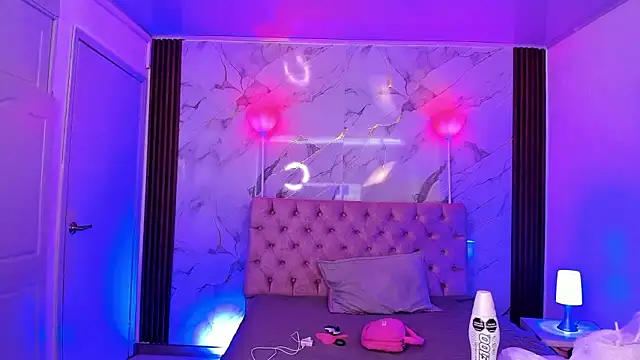 Snapshot of AuroraDiaz chatting on November 2025 07:27:01 PM AuroraDiaz online show from November 2025 07:27:01 PM