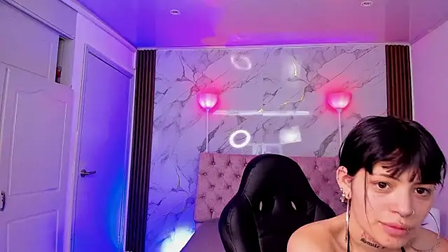 Snapshot of AuroraDiaz chatting on December 2025 07:12:02 PM AuroraDiaz online show from December 2025 07:12:02 PM