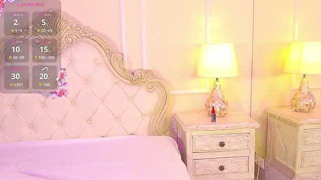 Snapshot of SamanthaPierce chatting on April 2026 05:08:01 AM SamanthaPierce online show from April 2026 05:08:01 AM