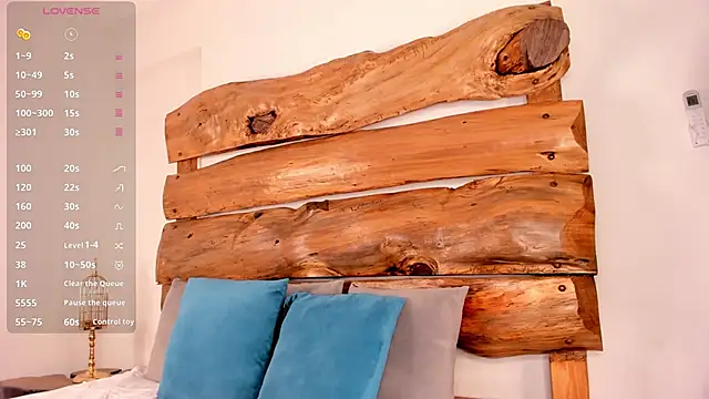 Snapshot of AssQueen18 chatting on February 2025 01:32:01 PM AssQueen18 online show from February 2025 01:32:01 PM