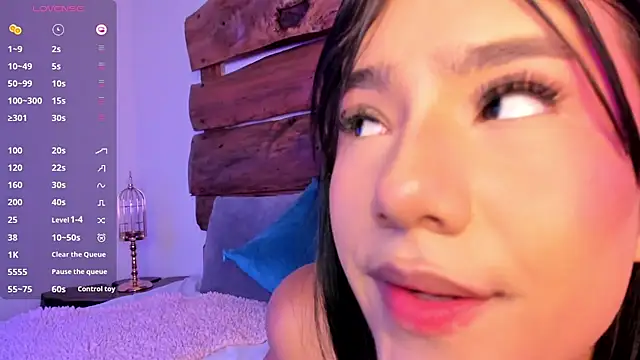 Snapshot of AssQueen18 chatting on March 2025 11:16:01 AM AssQueen18 online show from March 2025 11:16:01 AM