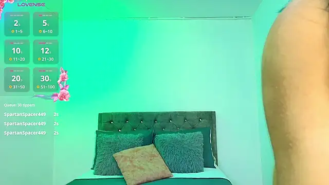 Snapshot of AssQueen18 chatting on October 2025 03:58:02 AM AssQueen18 online show from October 2025 03:58:02 AM