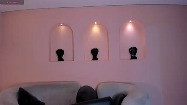 Snapshot of TaraLawrence chatting on March 2026 04:07:02 AM TaraLawrence online show from March 2026 04:07:02 AM