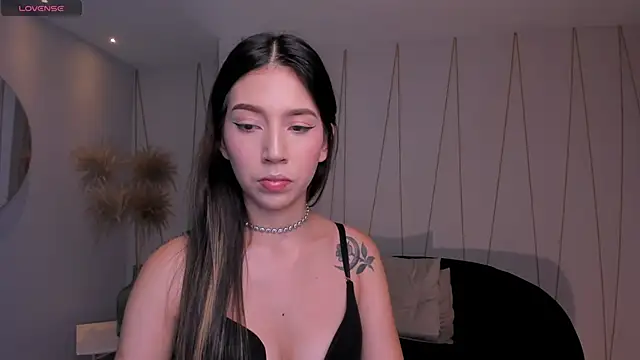 Snapshot of TaraLawrence chatting on March 2026 11:41:02 PM TaraLawrence online show from March 2026 11:41:02 PM