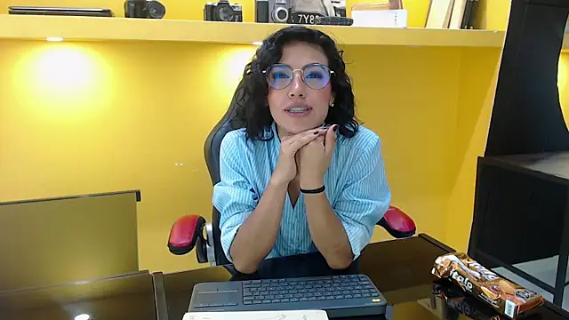 Snapshot of LeeThompson_ chatting on December 2024 08:23:02 PM LeeThompson  online show from December 2024 08:23:02 PM