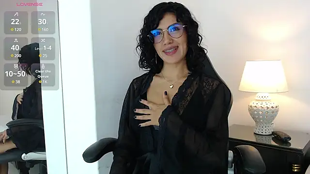 Snapshot of LeeThompson_ chatting on December 2024 04:52:01 AM LeeThompson  online show from December 2024 04:52:01 AM