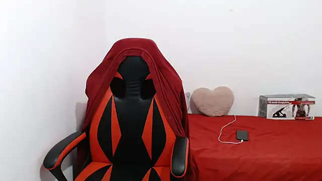 Snapshot of madelyn30 chatting on November 2025 10:57:02 PM madelyn30 online show from November 2025 10:57:02 PM