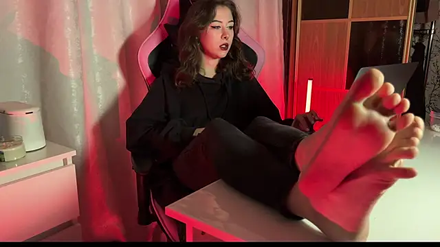 misswishh  online show from October 2025 05:54:02 PM