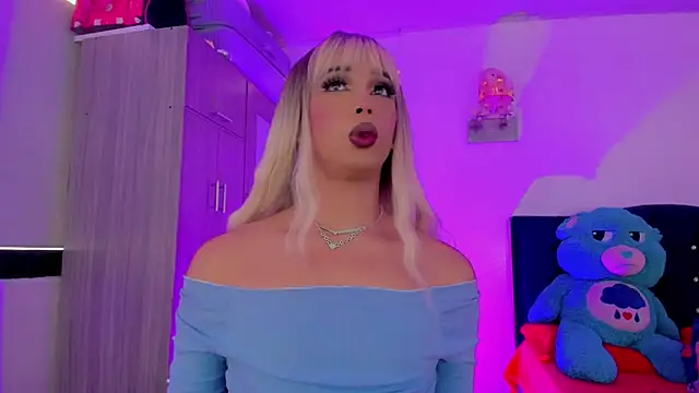 Hellen moons   online show from February 2026 07:09:02 PM