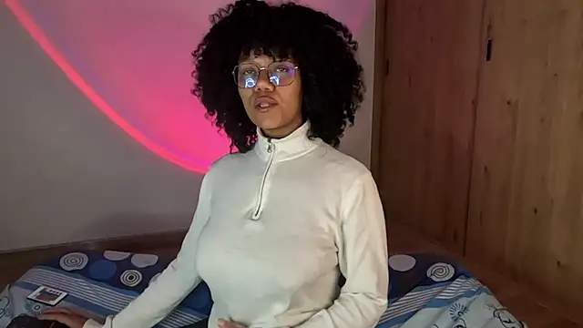 Snapshot of Ale_xandra chatting on June 2026 01:30:02 AM Ale xandra online show from June 2026 01:30:02 AM