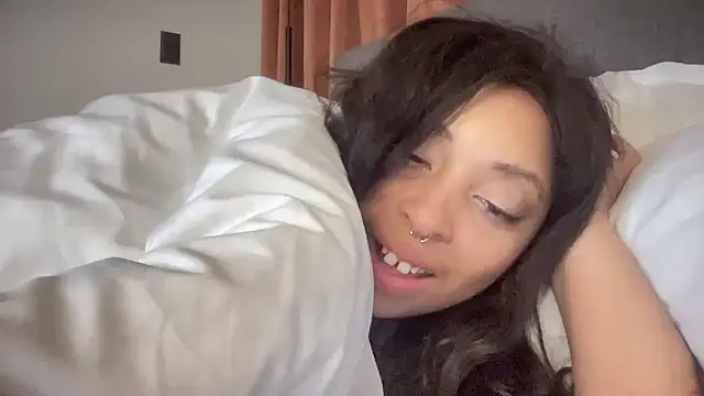 Snapshot of BaileyBaird chatting on December 2024 03:50:02 AM BaileyBaird online show from December 2024 03:50:02 AM