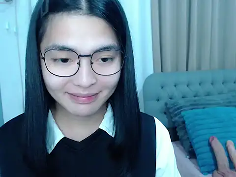 zhaviahale21 online show from October 2025 02:53:01 PM