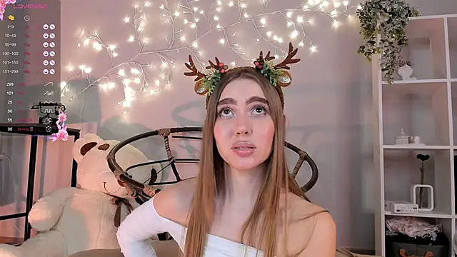 Snapshot of Lili_Roze_ chatting on December 2024 03:42:01 AM Lili Roze online show from December 2024 03:42:01 AM