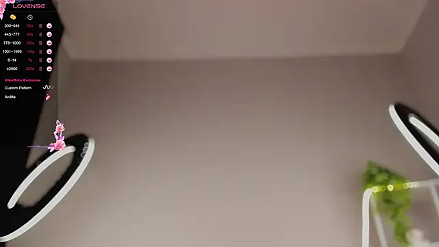 Snapshot of Lili_Roze_ chatting on January 2025 12:39:02 AM Lili Roze online show from January 2025 12:39:02 AM