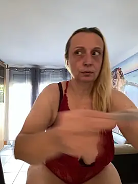 Melinastarr online show from September 2025 09:44:01 AM