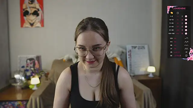 Snapshot of Miatiny chatting on April 2026 06:21:02 PM Miatiny online show from April 2026 06:21:02 PM