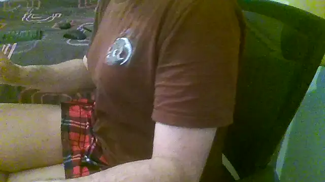 Snapshot of AshWinter chatting on December 2024 12:34:01 PM AshWinter online show from December 2024 12:34:01 PM