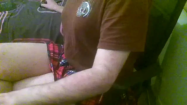 Snapshot of AshWinter chatting on December 2024 09:34:01 PM AshWinter online show from December 2024 09:34:01 PM