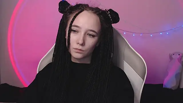 Robin yourss online show from December 2024 01:49:01 PM