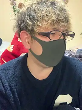 Snapshot of KEI_96 chatting on March 2026 03:51:01 PM KEI 96 online show from March 2026 03:51:01 PM