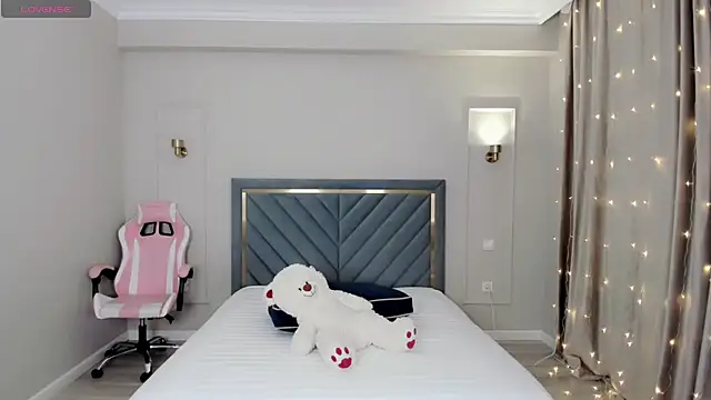 Snapshot of oxxx_me chatting on January 2025 05:45:01 PM oxxx me online show from January 2025 05:45:01 PM