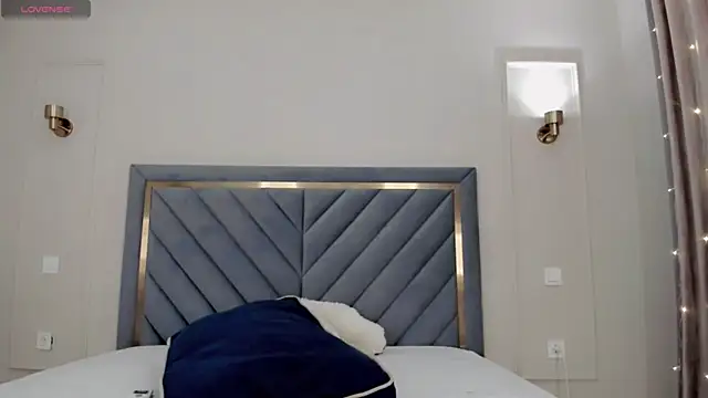 Snapshot of oxxx_me chatting on February 2025 02:09:02 AM oxxx me online show from February 2025 02:09:02 AM