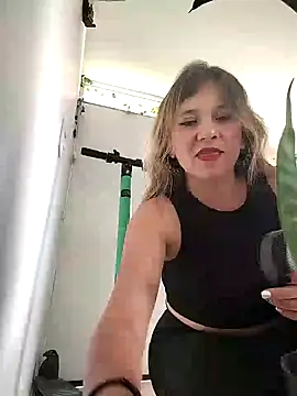 Snapshot of ELEKTRA-LUXURY chatting on March 2025 06:08:02 PM ELEKTRA-LUXURY online show from March 2025 06:08:02 PM