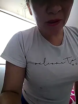 Snapshot of ELEKTRA-LUXURY chatting on March 2025 05:28:01 PM ELEKTRA-LUXURY online show from March 2025 05:28:01 PM