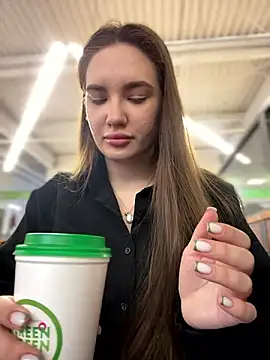 Holly Molii online show from December 2024 05:20:01 AM