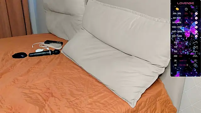 Holly Molii online show from February 2026 07:15:02 AM