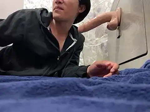 Snapshot of Akaerizz chatting on December 2024 05:59:02 AM Akaerizz online show from December 2024 05:59:02 AM