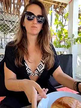 Alexvit2616 online show from February 2025 04:42:02 AM