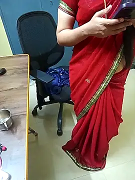 Snapshot of yourtamilcouple chatting on February 2026 01:31:01 PM yourtamilcouple online show from February 2026 01:31:01 PM