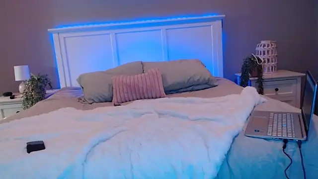 Snapshot of Naughty_pussy2cum chatting on January 2025 10:29:02 PM Naughty pussy2cum online show from January 2025 10:29:02 PM