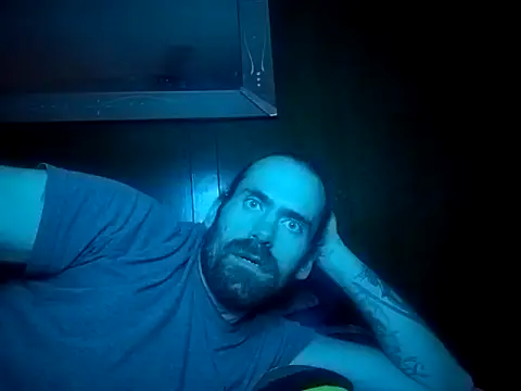 Snapshot of RobStrokes215 chatting on December 2024 06:44:01 AM RobStrokes215 online show from December 2024 06:44:01 AM