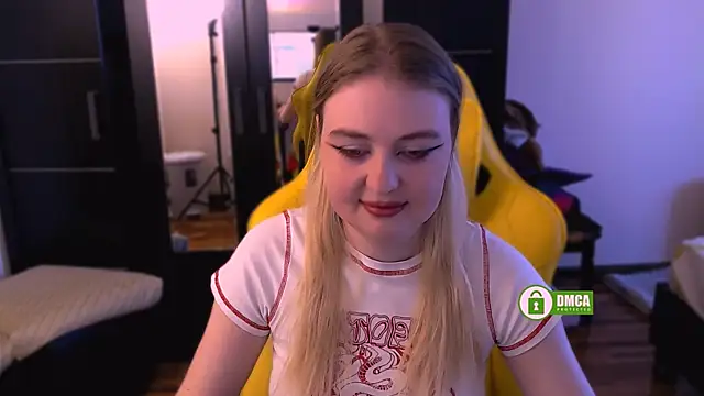 Snapshot of EvaAndLilith chatting on November 2025 09:09:02 AM EvaAndLilith online show from November 2025 09:09:02 AM