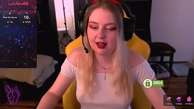 Snapshot of EvaAndLilith chatting on December 2025 09:29:01 AM EvaAndLilith online show from December 2025 09:29:01 AM