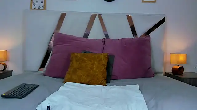 JaylaScott   online show from February 2025 06:06:01 PM