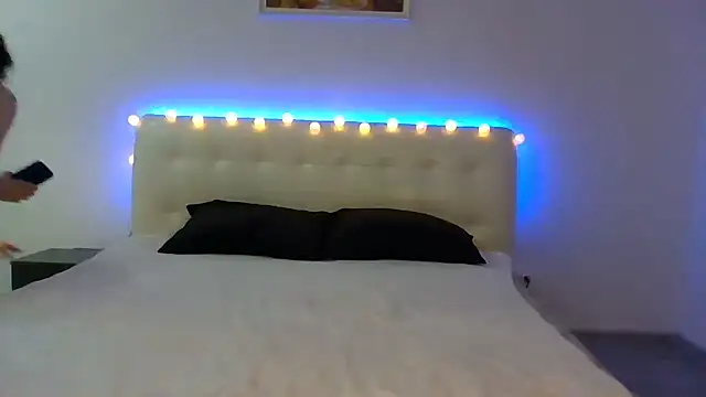 Snapshot of Frank07021 chatting on December 2024 10:28:02 PM Frank07021 online show from December 2024 10:28:02 PM